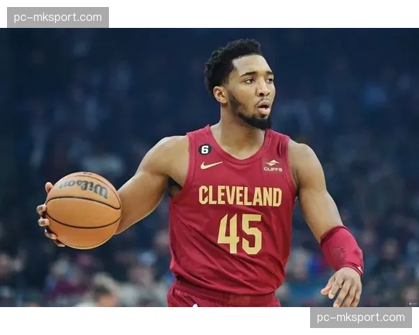 骑士2-0领先猛龙，米切尔延续揭幕战之王表现